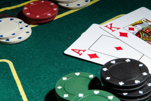 owl77 platform interface showing slot games, live dealers, and sportsbook markets